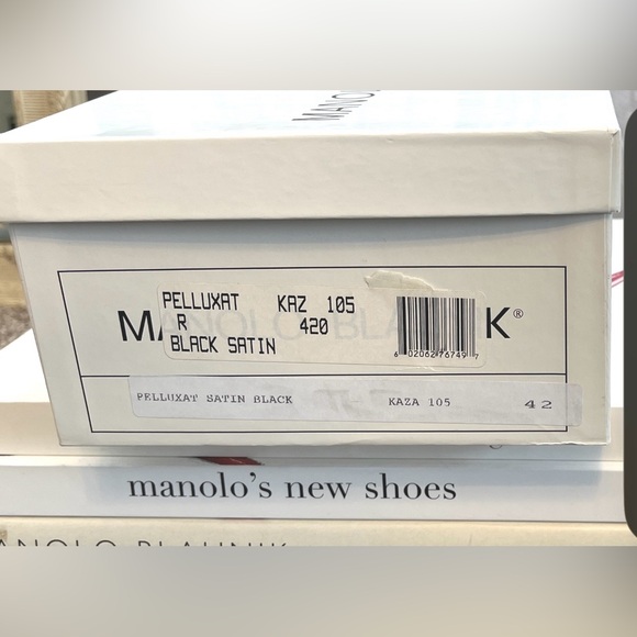 Manolo Blahnik Exquisite Back Satin Heels with Crystal Ornamentation Size 42 - Picture 15 of 15